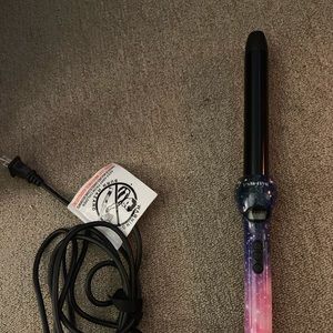 Like new! Eva NYC fast heat up curling wand